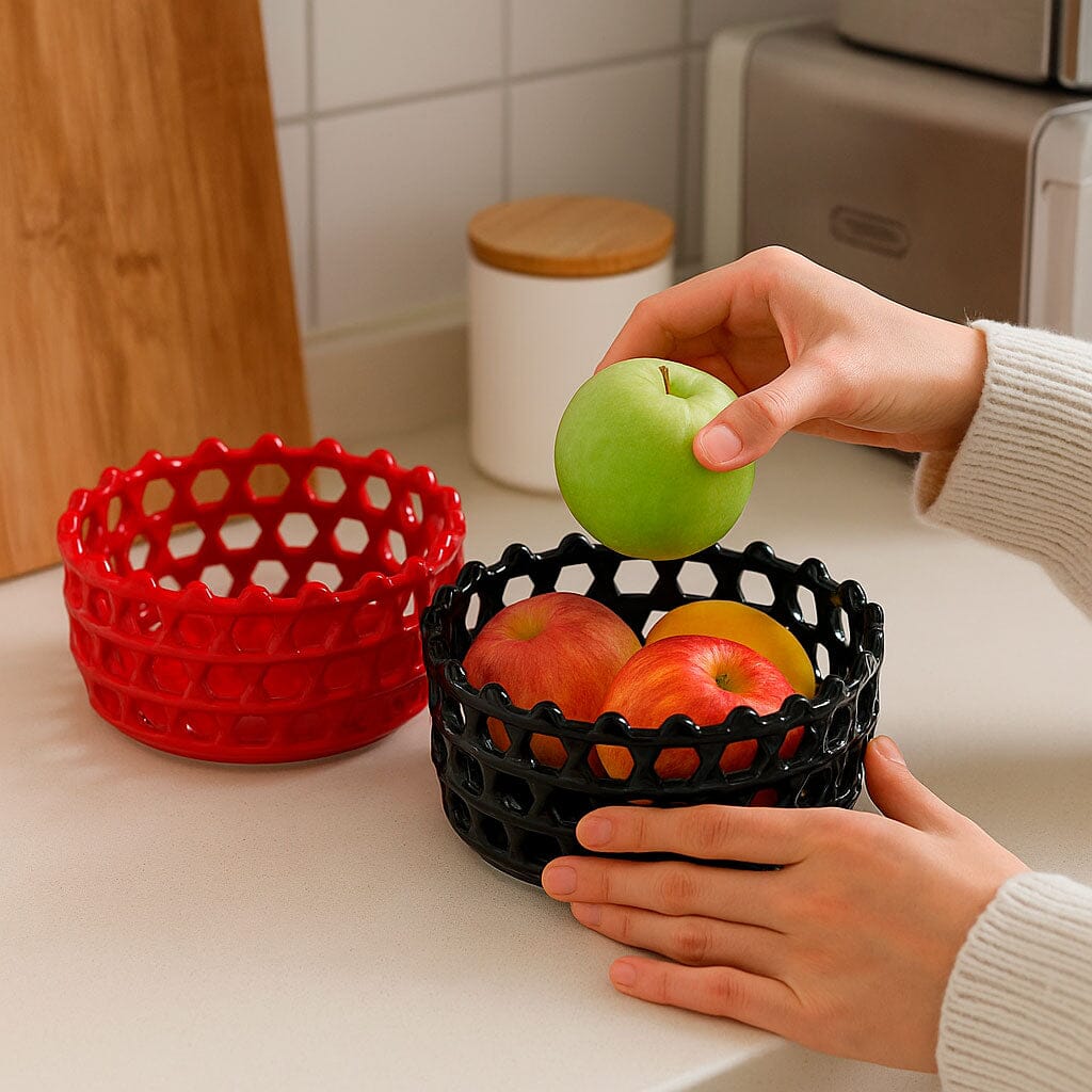 Cesta Decorativa de Cerámica Calada con Diseño Artesanal