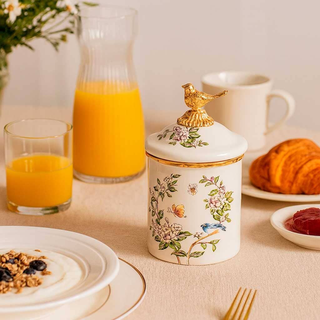 Frasco Decorativo de Cerámica con Tapa y Detalle Dorado