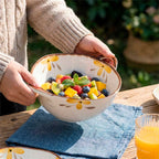 Fuente de Cerámica Floral con Asas Laterales