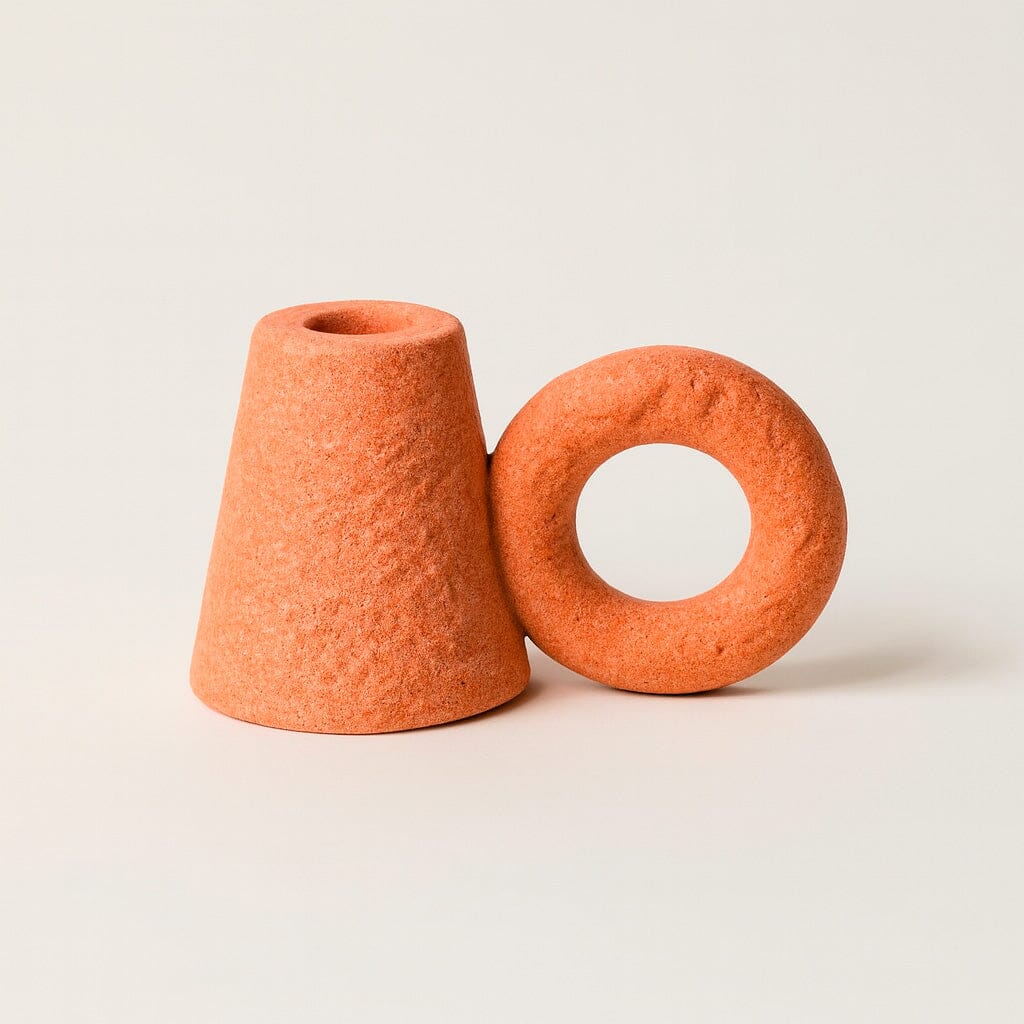 Portavelas de Cerámica con Diseño Escultórico