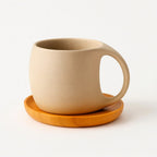 Taza De Cerámica Con Asa Anatómica Y Base De Madera