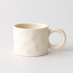 Taza De Cerámica Con Diseño Orgánico Y Asa Circular