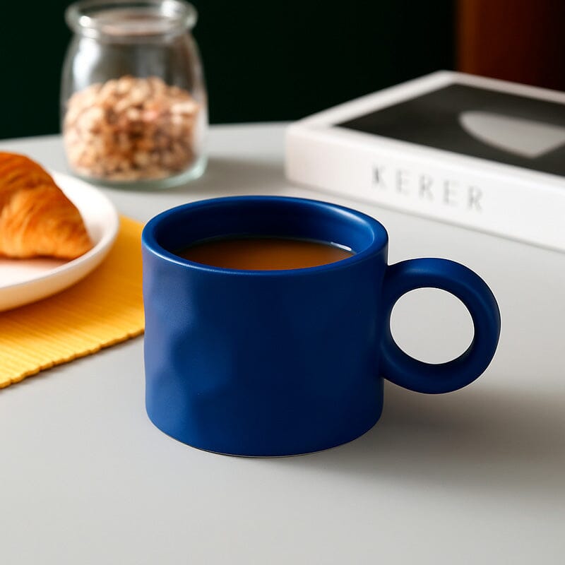 Taza De Cerámica Con Diseño Orgánico Y Asa Circular